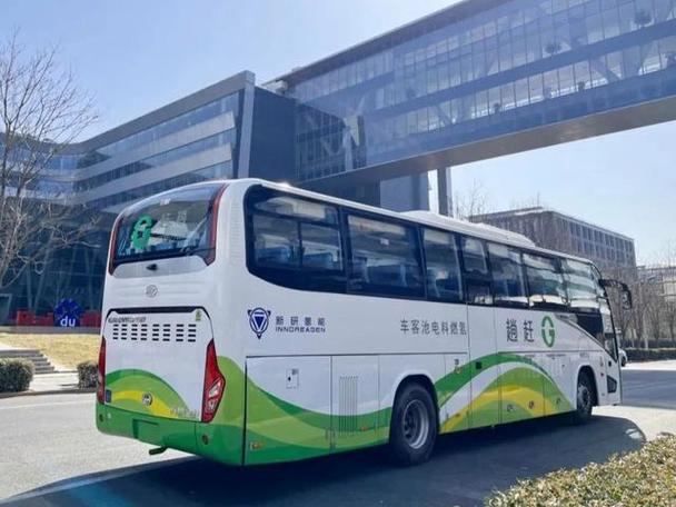 北京亦庄主要承担技术创新与产业链建设,车辆推广与示范应用,政策制度